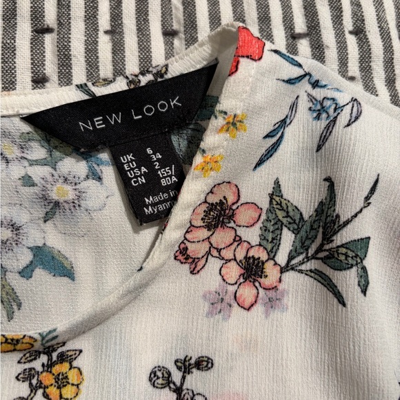 New Look Multicolor Floral Top - Picture 2 of 7